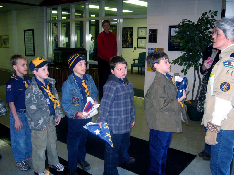 Den6_FlagRaising_HubbardEl_001_22Jan2008